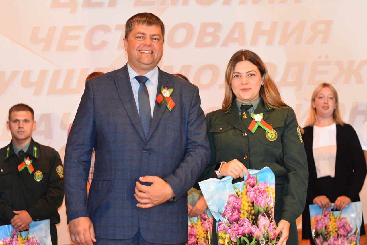 Вдохновляет молодежь